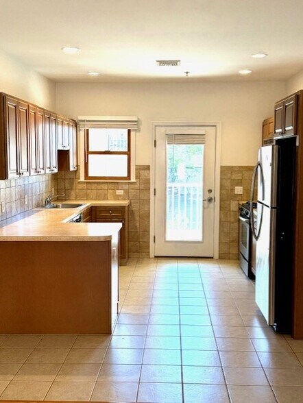 Updated Kitchen, Access to Porch - 18 Baldwin St