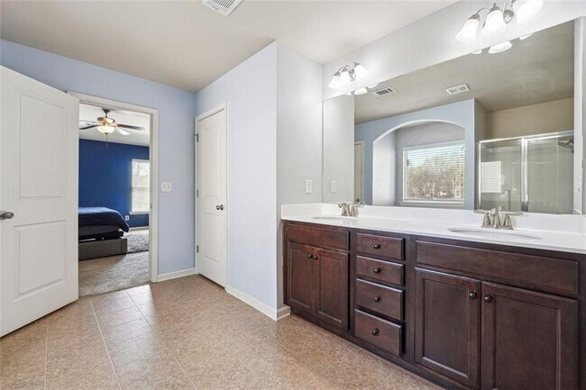 Building Photo - 6331 Salinger Ct