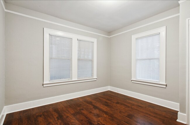 Building Photo - 1203 E 38th St