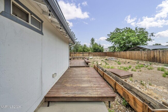 Building Photo - 17575 Parrot Dr