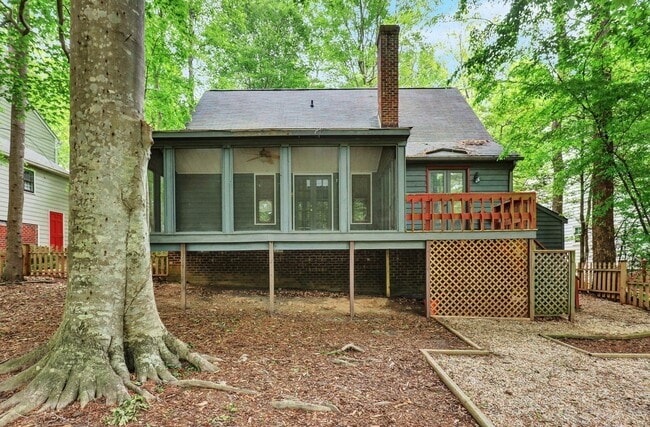 Building Photo - 3 Bedroom Cape in Brandermill!