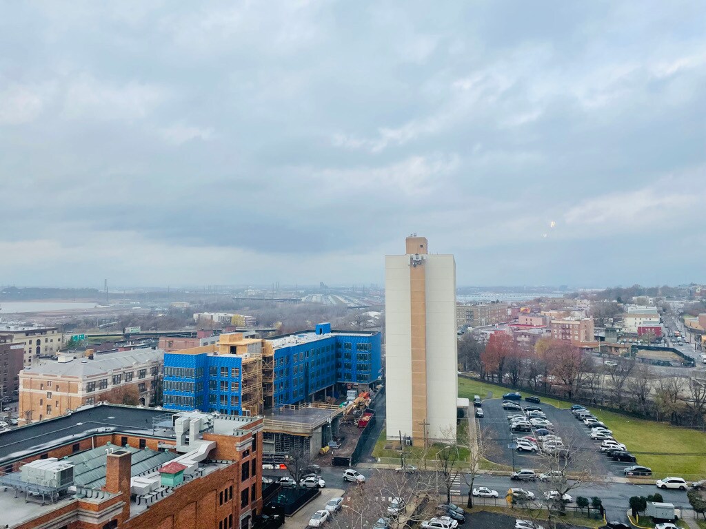 Building Photo - 10 Huron Ave
