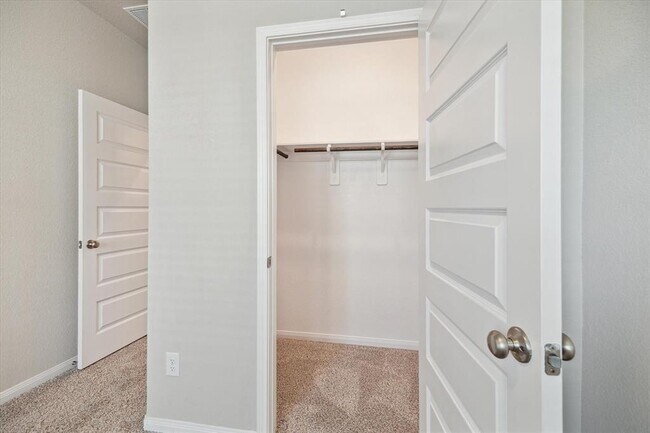 Building Photo - 1806 La Magnolia Dr