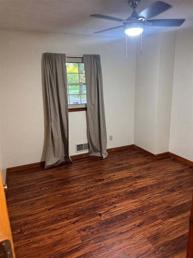 Building Photo - 9625 KY-185