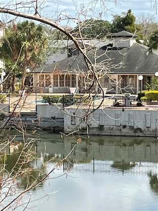 Building Photo - 1948 Lake Atriums Cir
