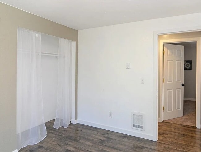Building Photo - 3930 Brook Ln NW
