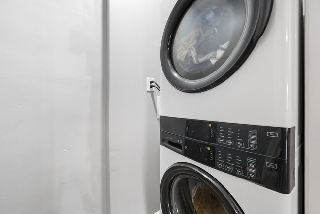 Building Photo - 230 Princeton Ave