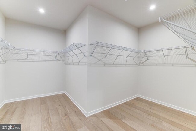 Building Photo - 43920 Ludwell Farm Square