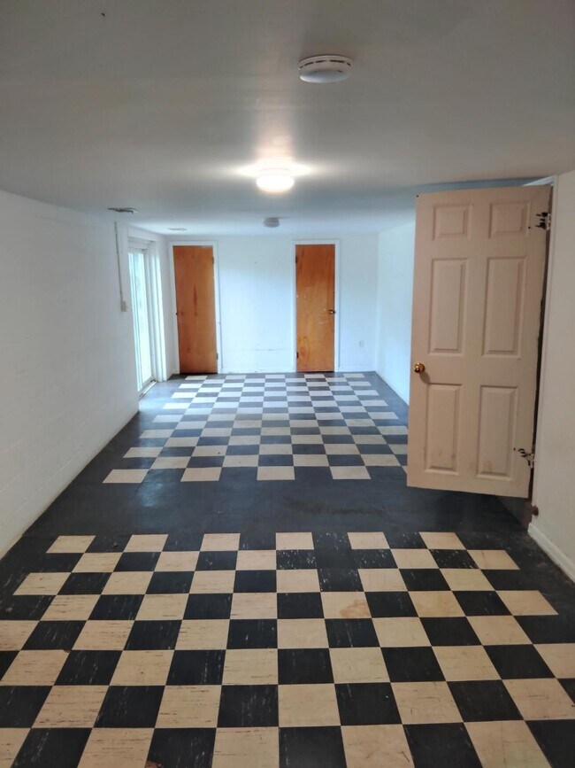 Building Photo - 317 Annetta Rd