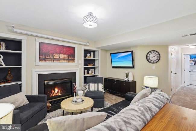 Building Photo - 6667 Debra Lu Way