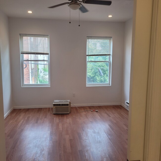Building Photo - 1866 N Uber St