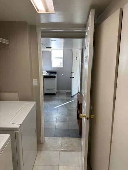 Building Photo - 32 S 1300 E
