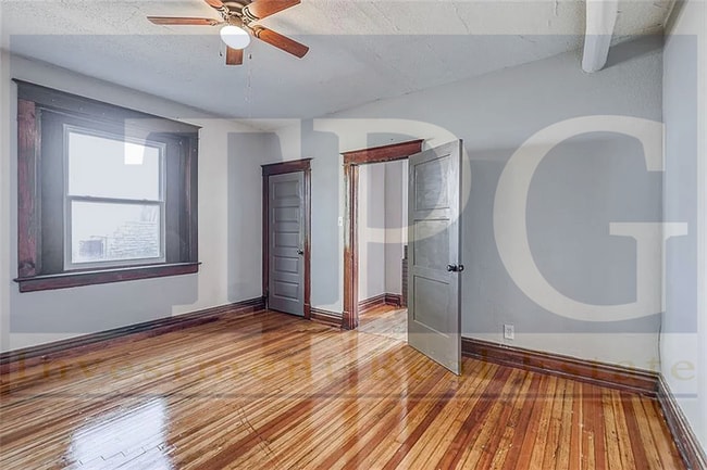 Building Photo - 2704 Park Ave