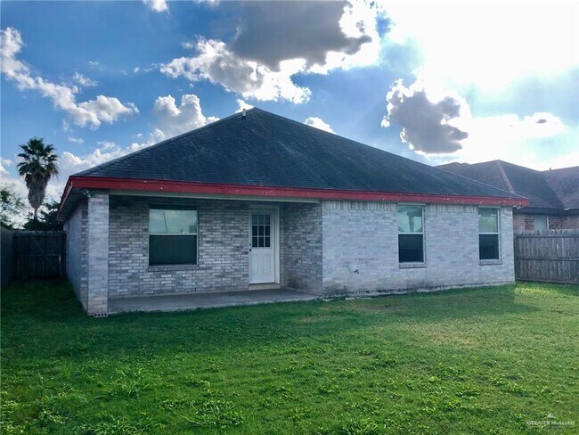 Building Photo - 23 Frontier Dr