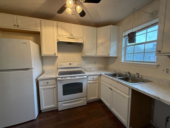 Building Photo - Prime Athens Location – 2BR Near UGA