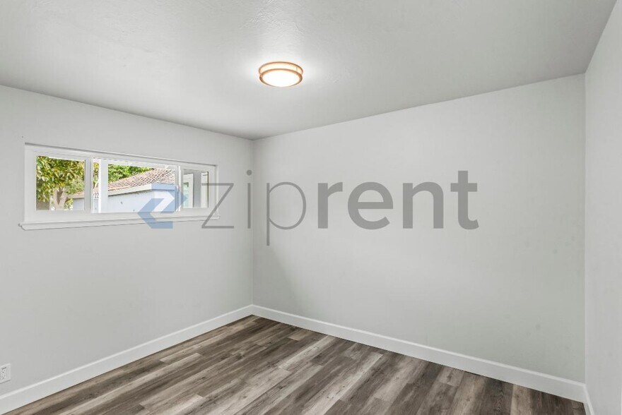 Building Photo - 120 Asbury St
