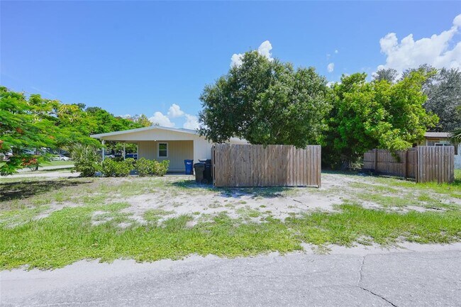 Building Photo - 6515 3rd St Ct W