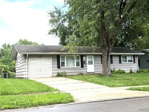 Building Photo - 38 Fenwick Dr