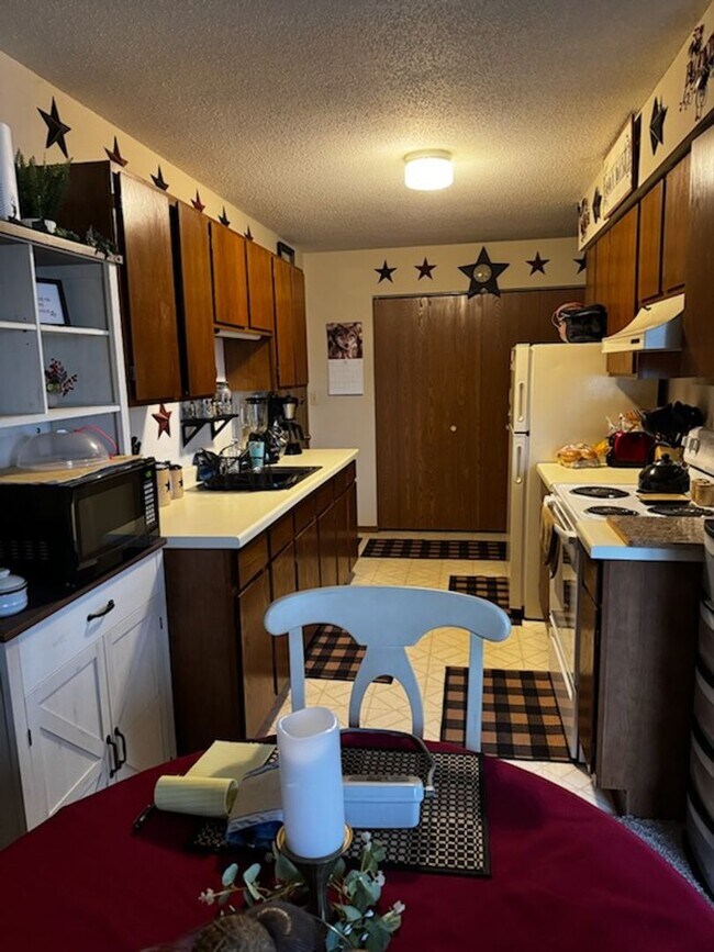 Building Photo - Cozy 1-Bedroom, 1-Bath Apartment in Onalaska - Perfect Location! $950 Available12/01/2025