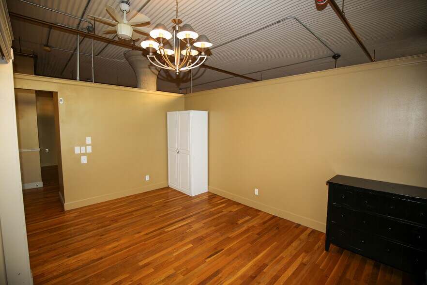Building Photo - 2261 Blake St