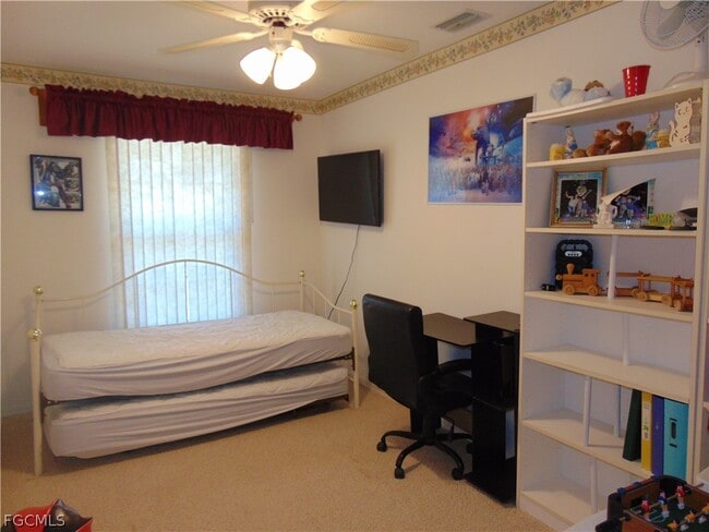 Building Photo - 1092 Riverbend Dr