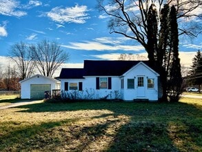 Building Photo - Fresh, Fun & Close to Elk Lake