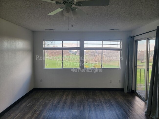 Building Photo - 444 Greenbrook Pl