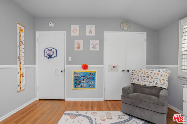 Building Photo - 5146 Topanga Canyon Blvd