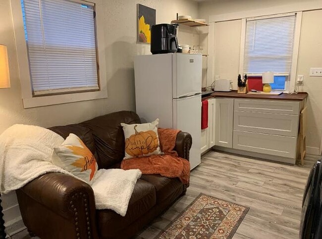 Building Photo - 1103 Jefferson St