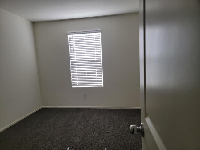 Building Photo - Brand New Home Never Lived In 3 bedroom, 2 bathroom, 2.5 bath, 2 Car Garage