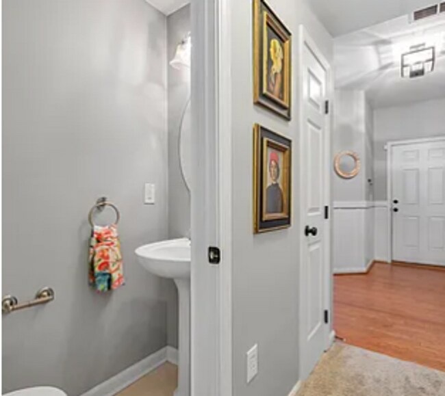Building Photo - Spacious 2BR/1.5BA Townhome in Prime Greer!