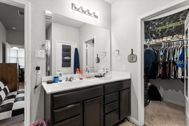 Building Photo - 129 Jubilee Dr