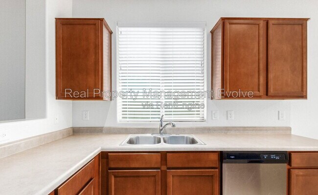 Building Photo - 10441 W Cordes Rd