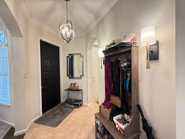 Building Photo - Two-story Upscale Townhouse located at Bel...