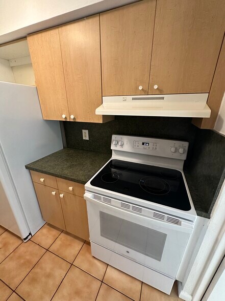 Building Photo - 7226 SW 94th Pl
