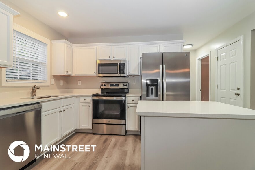 Building Photo - 104 Creekside Cir