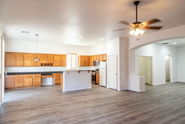 Building Photo - 8230 W Calle Sancho Panza