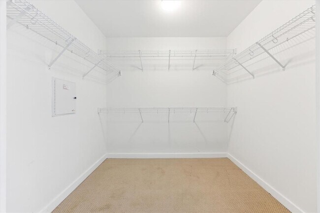 Building Photo - 360 Nueces St