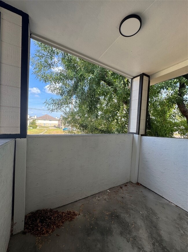 Building Photo - 1319 Brenda Ln