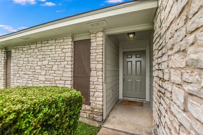 Primary Photo - 3704 Bannockburn Dr