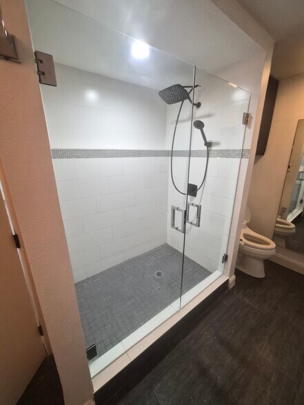 Building Photo - 4040 Avondale Ave