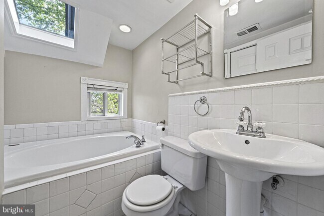 Building Photo - 4 High St