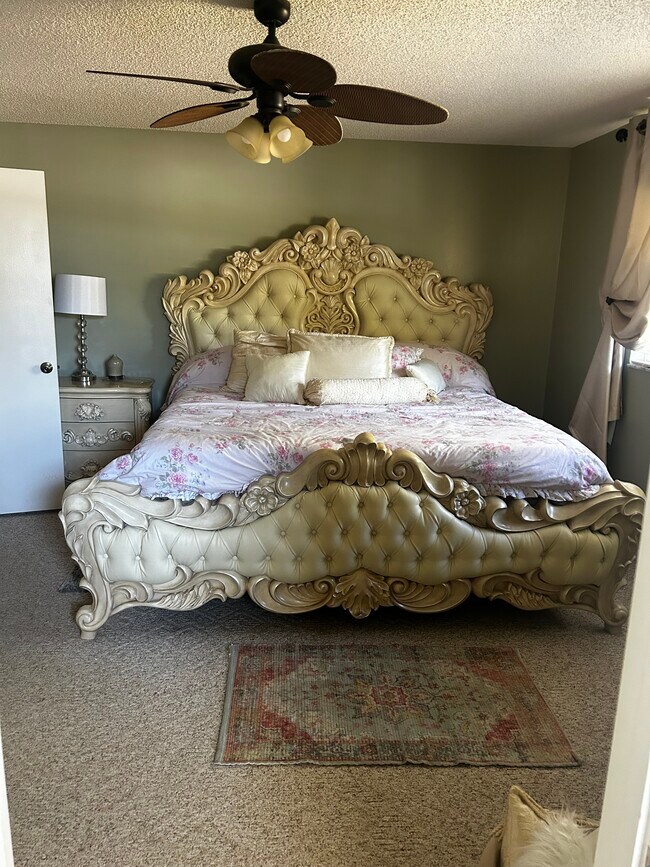 Building Photo - 1136 Peach Tree Dr