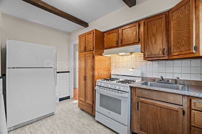 Building Photo - 1258 Grant Dr