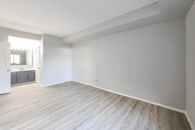 Building Photo - 6340 Americana Dr