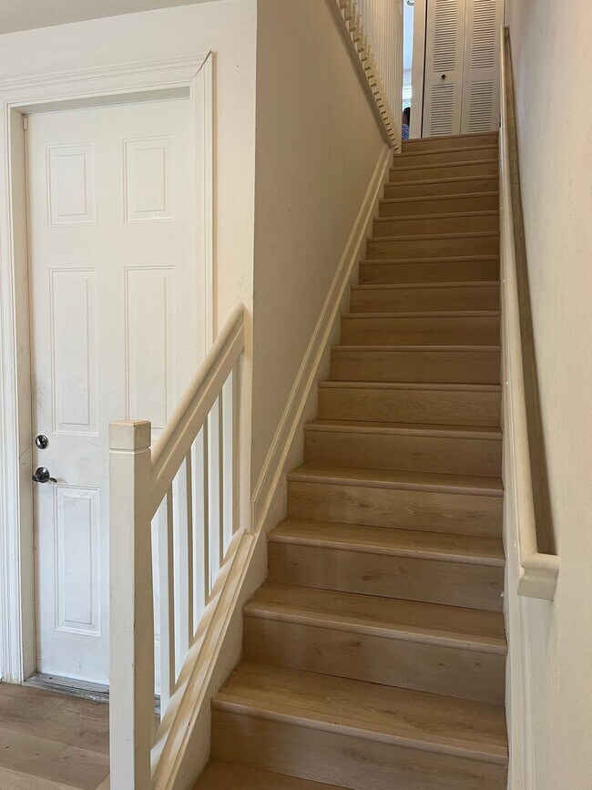 Building Photo - 767 Millbrae Ct