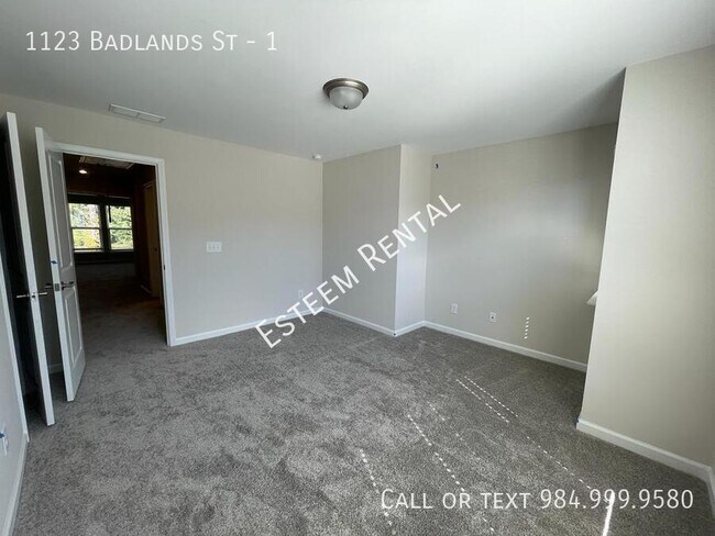 Building Photo - 1123 Badlands St