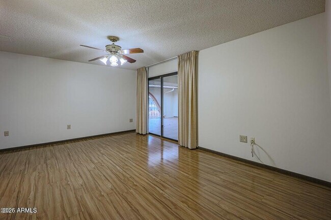 Building Photo - 13135 W Castlebar Dr