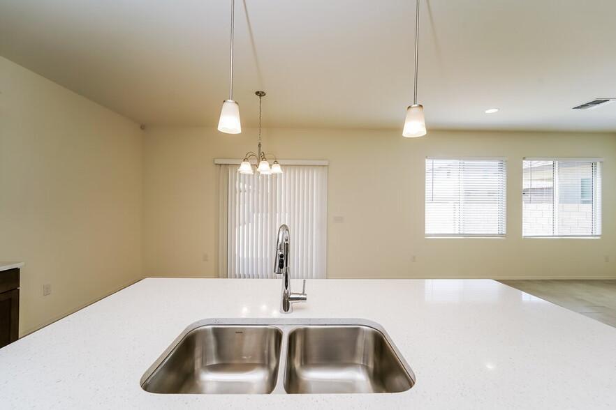 Building Photo - 6993 W Inkwood Ln