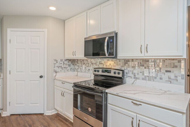 Building Photo - NEW Construction for Rent!!  IDEAL location on the edge of town!